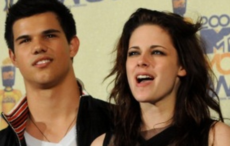 Fanii Twilight, ”asediu” asupra actorilor la un hotel din Brazilia