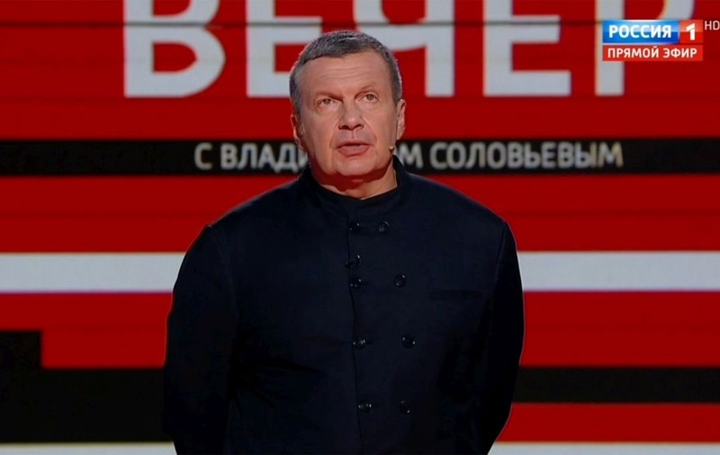 Propaganda de război a televiziunilor Kremlinului, din ce în ce mai puțin gustată de ruși. Care este motivul