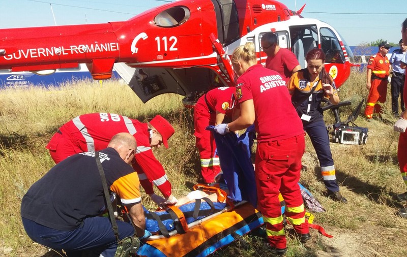 UPDATE: O bătrână a murit, după ce a fost lovită de tren în Eforie Sud. Un alt pensionar, transportat cu elicopterul la spital
