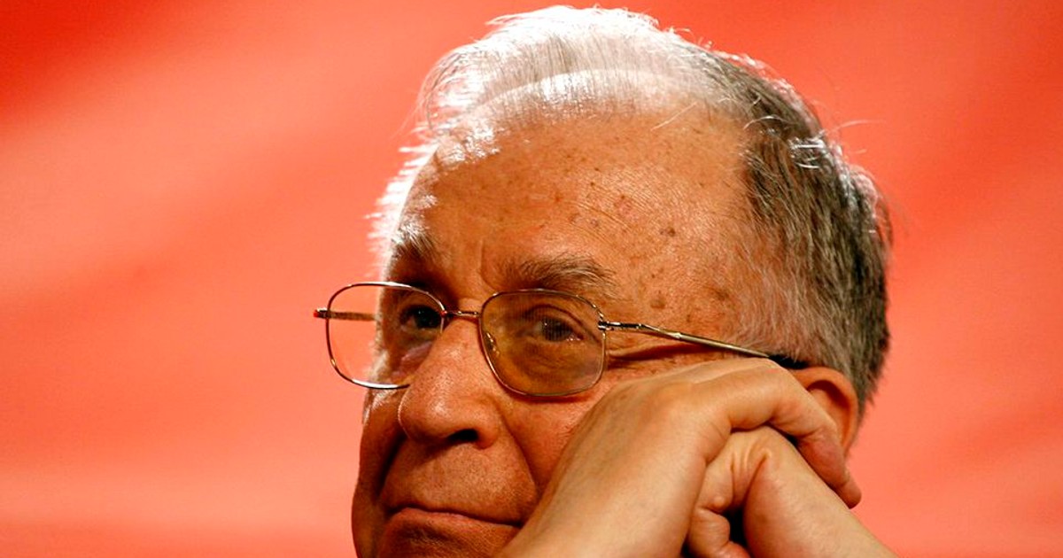 Ion Iliescu ar putea suferi o nouă operație de montare a unui stent
