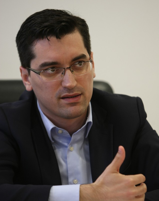 Interviu EXCLUSIV cu șeful FRF, Răzvan Burleanu: ”Tricolorii au primă pentru câștigarea Euro! Naționala a devenit locomotiva fotbalului nostru!”. ”Nu mă deranjează asocierea cu Serviciile secrete” | VIDEO