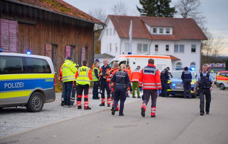 Un șofer de 94 de ani pe contrasens pe autostradă a intrat cu 100 km/h în mașina de poliție, în Germania