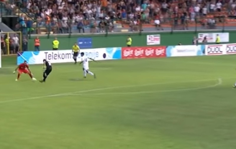 Gol incredibil în campionatul Sloveniei! A marcat cu o ”rabona” de efect | VIDEO