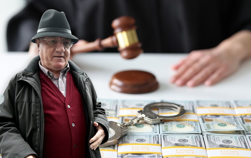 O judecătoare l-a achitat pe Mitică Dragomir în dosarul șpăgii de la RCS &amp; RDS și l-a „condamnat” pe procuror, în locul inculpaților: „Rechizitoriul e rodul unor interpretări”