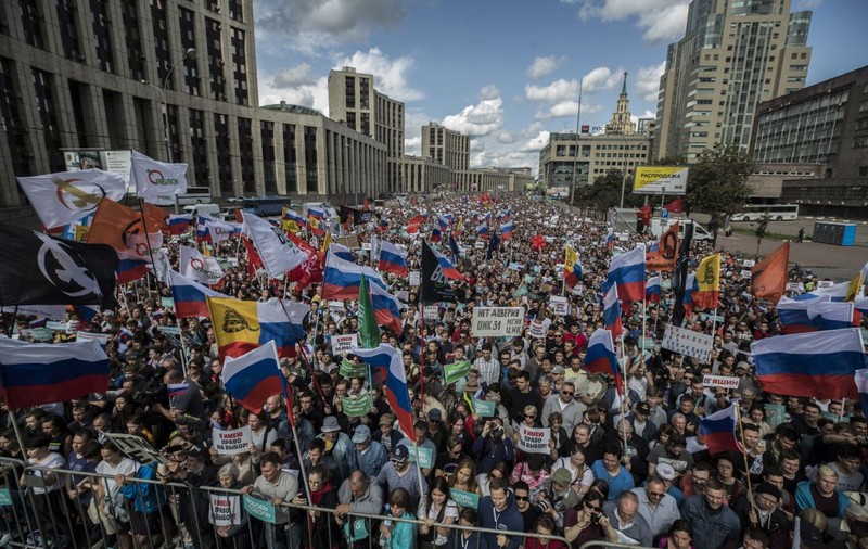 Protest în Moscova. Zeci de mii de ruși au ieșit pe străzi și au cerut alegeri libere