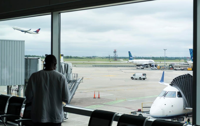 Introducerea tehnologiei 5G în jurul aeroporturilor va produce „haos”, avertizează companiile aeriene din SUA