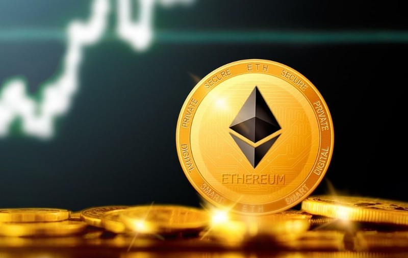 Investitorii urmăresc Ethereum și noile pre-vânzări crypto promițătoare