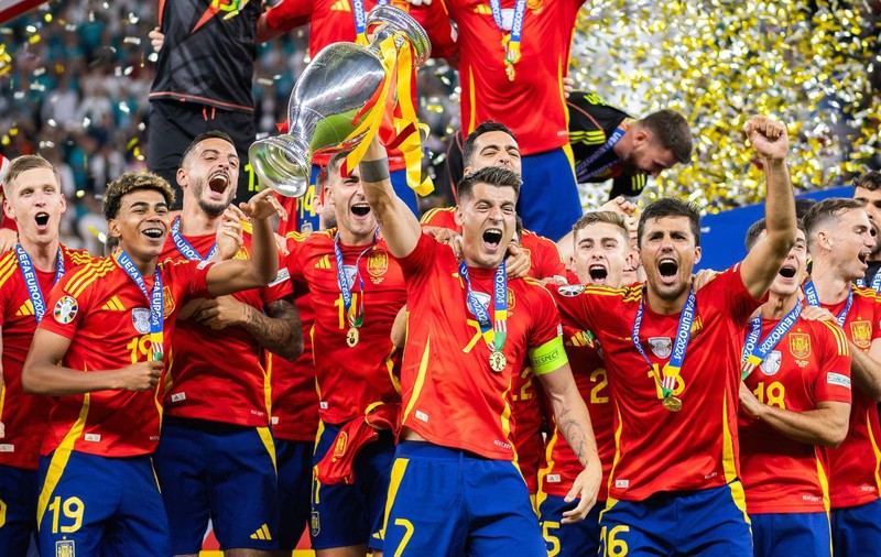 Fotbaliștii spanioli Morata și Rodri, suspendați de UEFA după ce au scandat „Gibraltarul este spaniol” la prezentarea trofeului Euro 2024