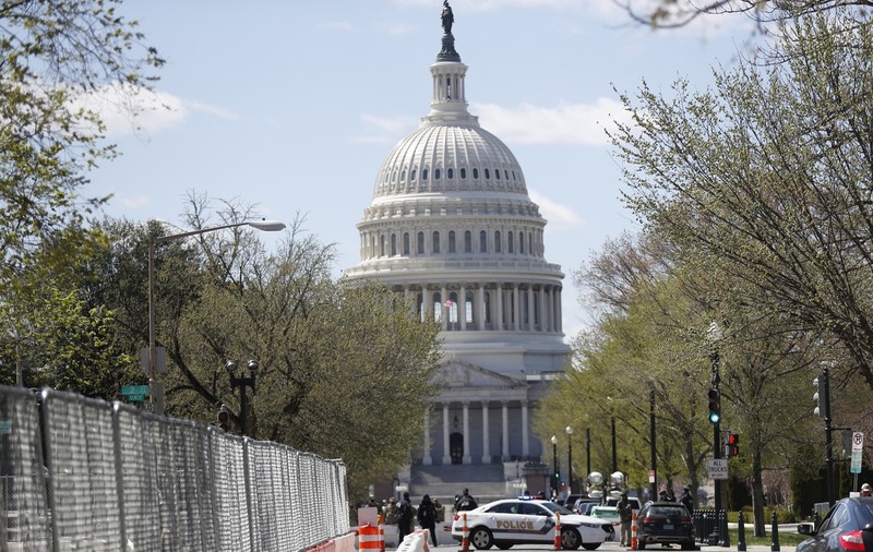 Atac la Capitoliul din Washington. Un polițist a fost ucis, iar altul a fost rănit