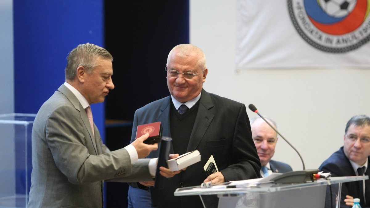 Dragomir si Sandu nu raspund pentru lacuna textelor de lege, spune CAB.