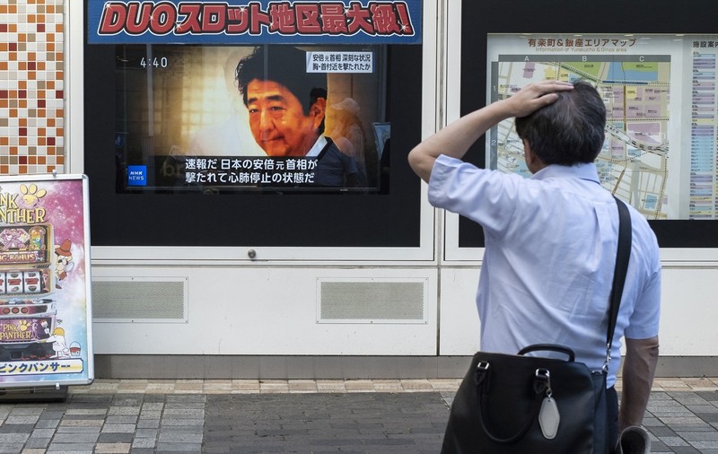Shinzo Abe a murit. Fostul premier japonez a fost împușcat în timp ce susținea un discurs
