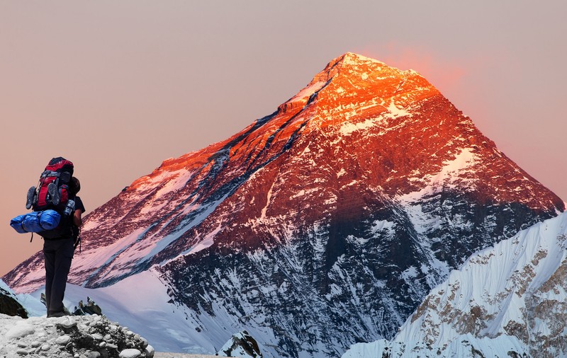 Un american a murit în timpul unei expediții pe muntele Everest