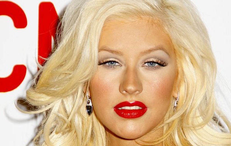 Christina Aguilera îşi doreşte cărţi erotice impermeabile