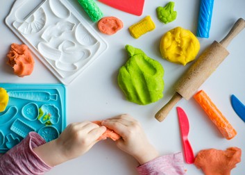 Plastilină modelatoare făcută din ingrediente naturale de acasă