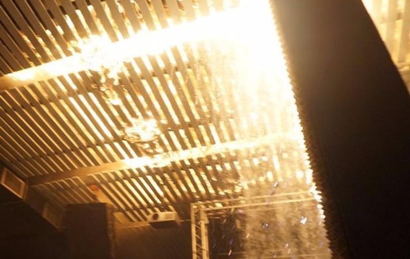 Doi supravieţuitori ai incendiului de la Colectiv au povestit la BBC momentele din seara tragediei