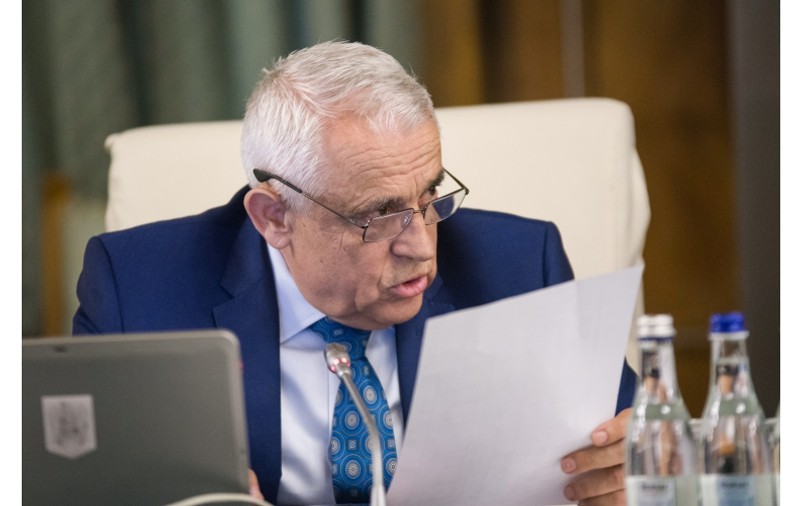 Ministrul Agriculturii, o nouă pledoarie pentru oaie: Oaia a dat mâncare şi ne-a îmbrăcat, are doar dorinţa de a fi înţeleasă de toţi