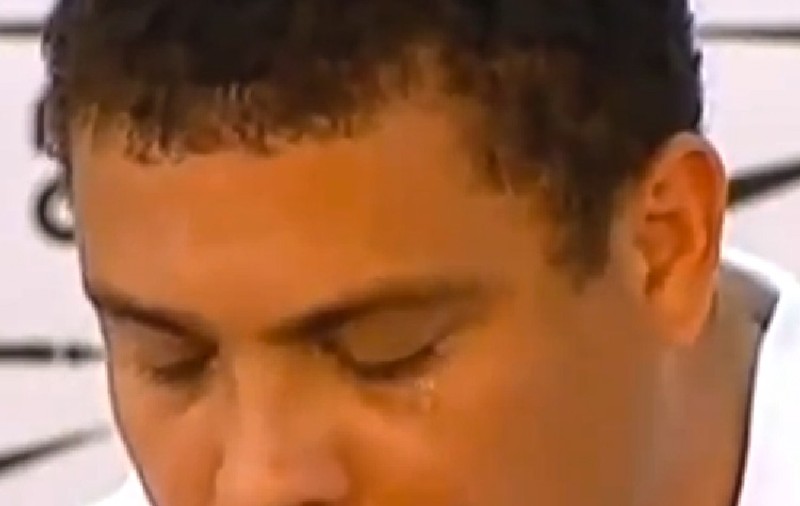 Video | Cu ochii în lacrimi, Ronaldo şi-a anunţat oficial retragerea