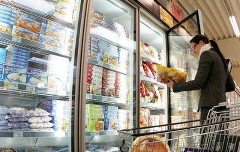 1 MAI 2014. Ce program au SUPERMARKET-URILE şi MALL-URILE, de ZIUA MUNCII