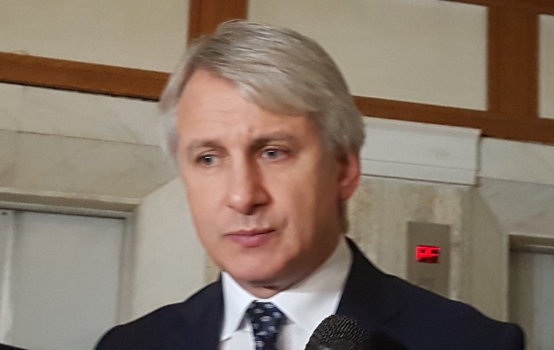 VIDEO. Teodorovici, mesaj către cei din ANAF: Nu au voie să stea la ghișeu și să se plângă, să propună soluții!