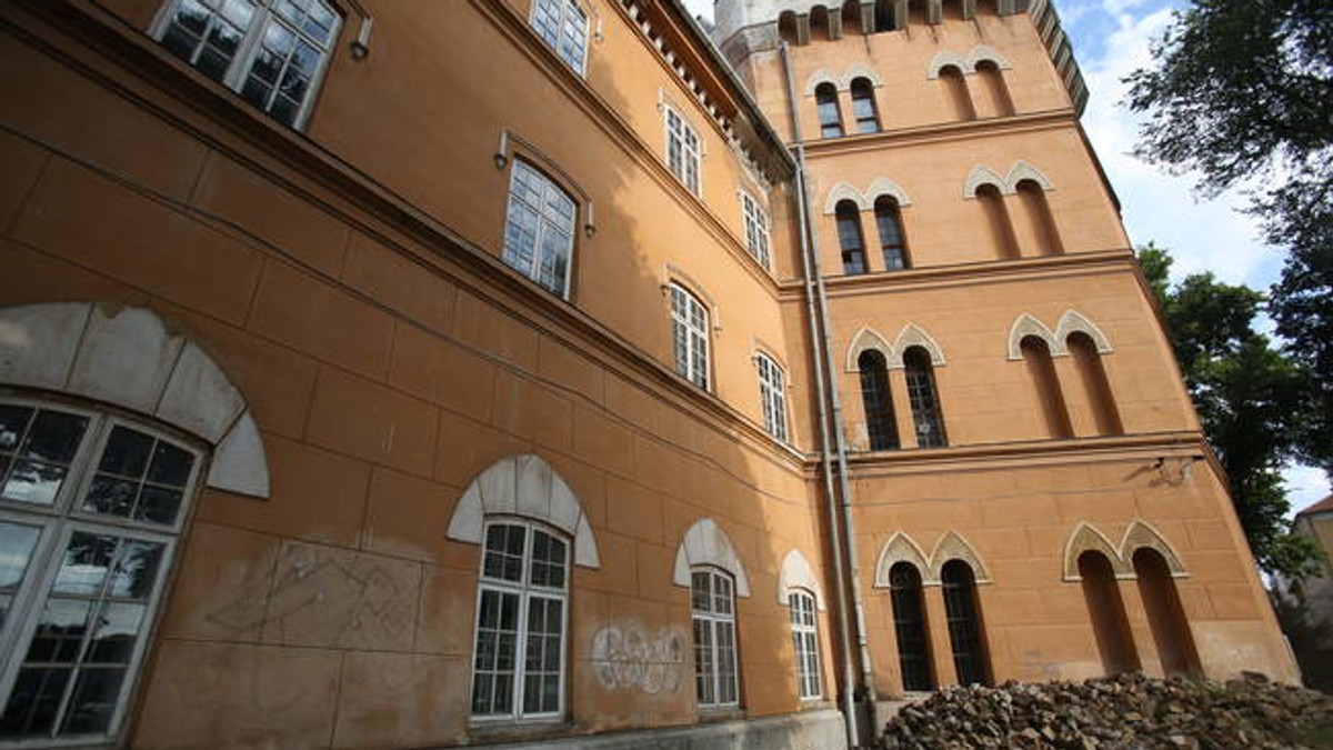 Castelul Huniade din Timișoara în paragină de 14 ani abia începe proiectul
