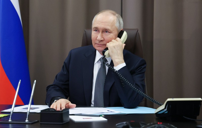 Vladimir Putin se oferă să facă pace între Iran și Israel, după ce a condamnat atacurile din Teheran