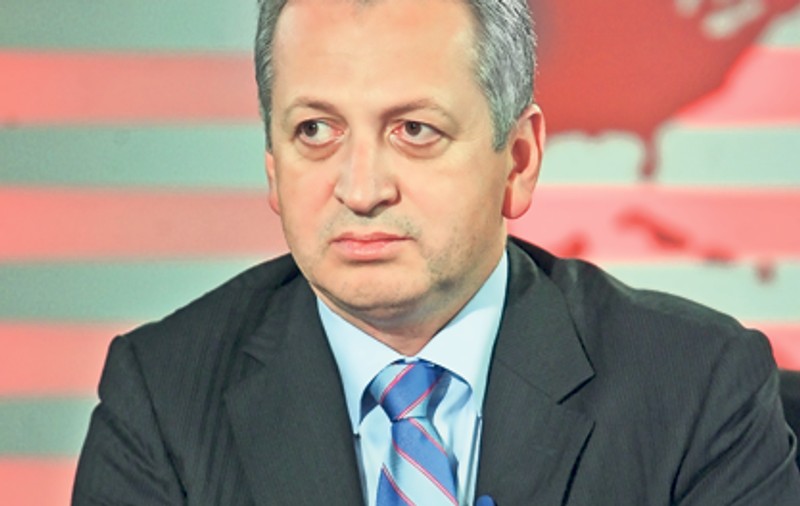 UPDATE | FENECHIU spune că NU şi-a dat DEMISIA, dar este DEMIS DE PONTA. Băsescu a semnat REVOCAREA