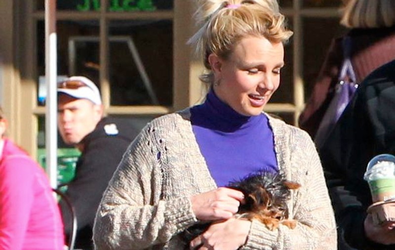 Britney Spears, te-ai uitat în oglindă când ai ieșit din casă? Uite ce URÂT se îmbracă atunci când nu apelează la stiliști!