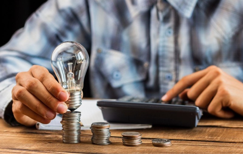 Cel mai mare „băiat deștept” din energie a sărăcit puțin în 2025. Curentul s-a scumpit cu 72% într-un an