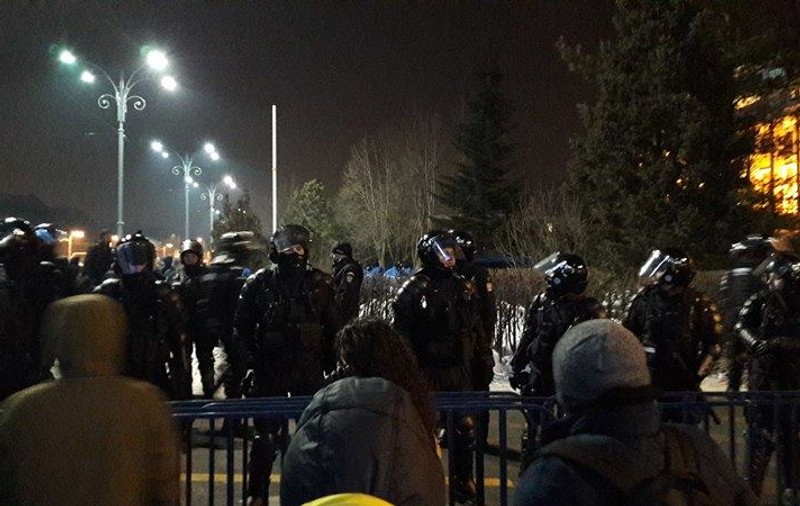 Parlamentarii vor să le dea puteri sporite jandarmilor. Cercetarea judiciară, percheziţionarea şi conducerea la sediu, printre noile atribuții