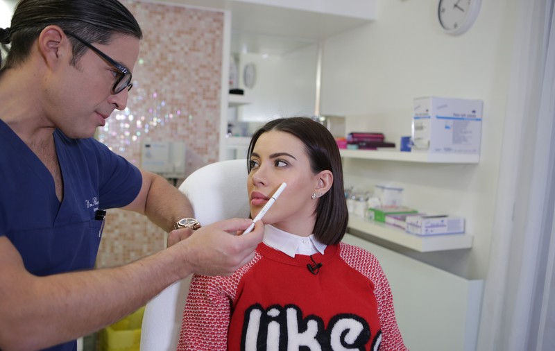 FOTO EXCLUSIV/Nicoleta Nucă a scăpat de cicatricea care o chinuia de 24 de ani. ”Putea să se extindă pe jumătate de față”