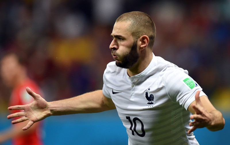 Deși e anchetat din cauză că l-a santajat pe Valbuena și n-a mai fost convocat, Benzema visează la Euro 2016: ”Nu cânt imnul, dar, dacă va fi obligatoriu, o să o fac! Nu sunt nebun, nu veneam de 81 de ori la națională dacă nu-mi plăcea. Sunt legat de echipa Franței și vreau să câștig titlul european”