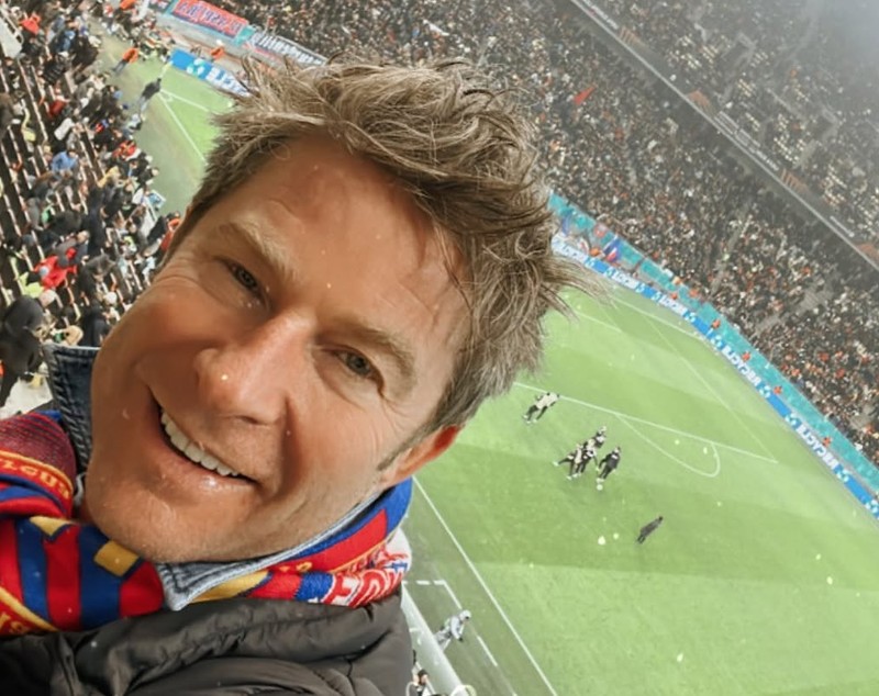 Reacția fanilor când au văzut ce fular a purtat Pavel Bartoș la gât în timpul meciului FCSB - Manchester United: „Dezamăgești”