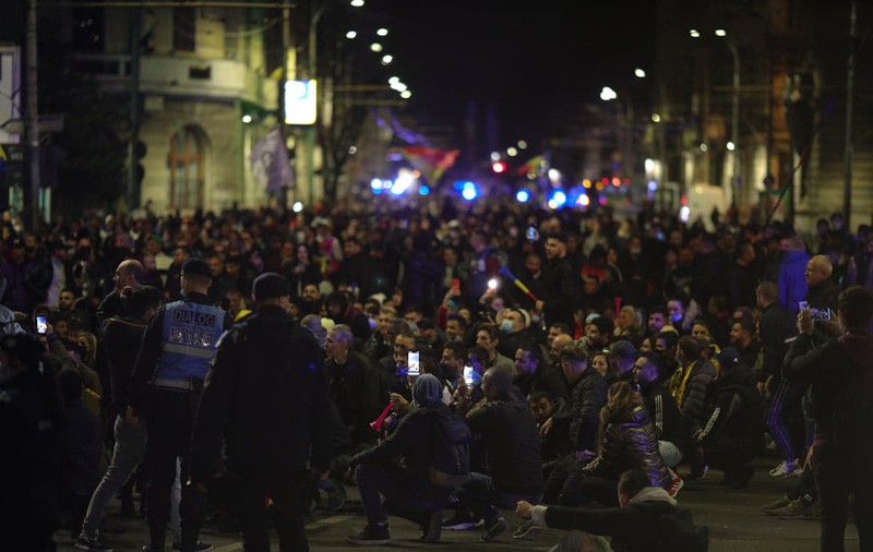 Stelian Ion, despre proteste: Este important să avem un echilibru între dreptul de a protesta şi dreptul la sănătate. Oamenii mor în spitale