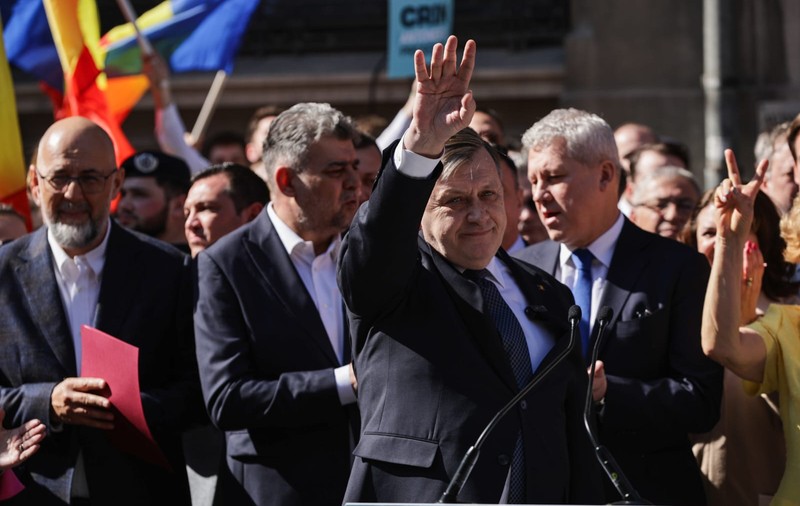 Ce avere are Crin Antonescu, candidatul coaliției PSD-PNL-UDMR la alegerile prezidențiale 2025. Acesta nu are venituri declarate în ultimul an