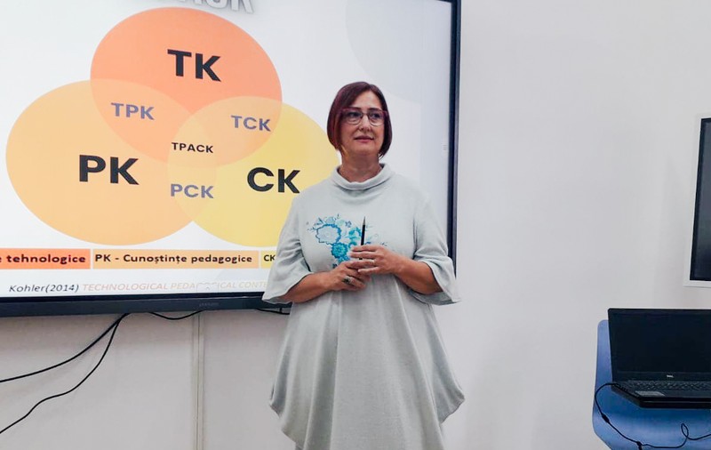Profesoara din Oradea care predă fizica prin experimente. „Fără tehnologie nu se mai poate. Cu elevul de azi trebuie să comunici în limba lui”