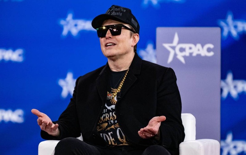 Elon Musk a recunoscut că departamentul pe care îl conduce a tăiat „accidental” fondurile pentru prevenirea răspândirii Ebola