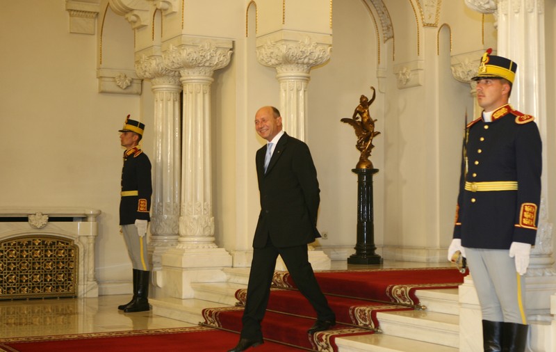 1 DECEMBRIE. Recepţia oferită de Traian Băsescu, FĂRĂ PRIMII OAMENI ÎN STAT | Află de ce L-AU REFUZAT Ponta şi Antonescu