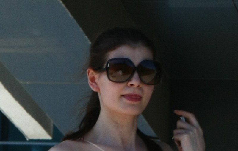 MONI, CU SFÂRCURILE în VÂNT, în prima ZI în ROMÂNIA! Uite cum s-a AFIȘAT, la IEȘIREA de la PISCINĂ! FOTO