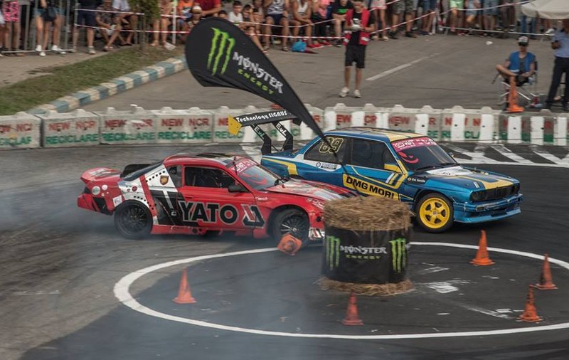 Arena Națională, luată cu asalt de caii putere! Cinci ore de drift în jurul stadionului. ”Vrem să le arătăm calea legală”