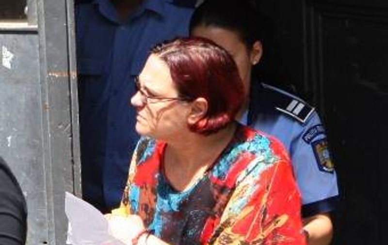 "ARE STUDII SUPERIOARE ŞI A LUAT O MITA MICĂ". Asta spun judecătorii despre Costica Vărzaru, fosta directoare de la Liceul Bolintineanu