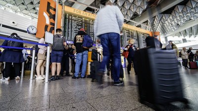 întârzieri aeroport