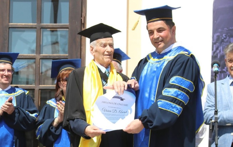 Aurel Voicu, fost primar al orașului Cugir, la absolvirea masterului -2024