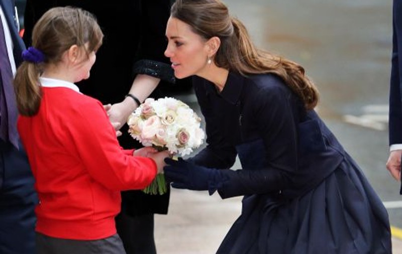 Cât e de slabă Kate Middleton!