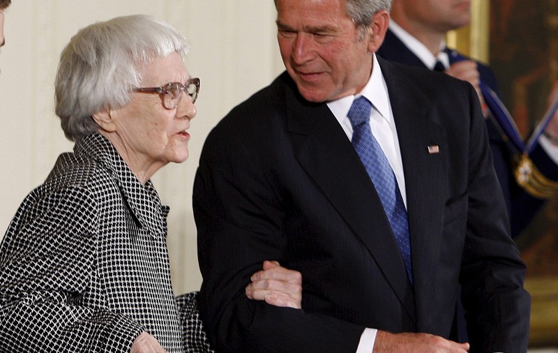 Scriitoarea Harper Lee, autoarea bestsellerului "Să ucizi o pasăre cântătoare”, A MURIT