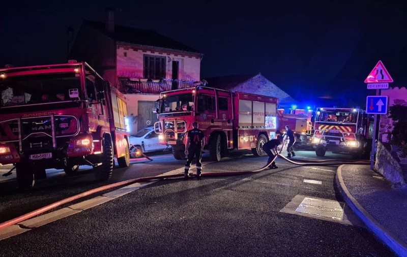 Noi intervenții ale pompierilor români în zonele afectate de incendii din Franța
