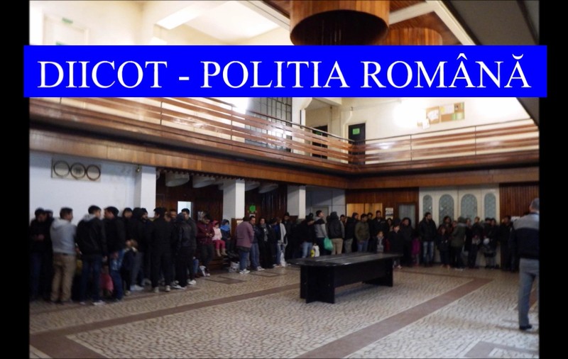DIICOT a prins capii unei rețele de trafic de migranți, la Vama Nădlac. Tocmai treceau ilegal 111 refugiați