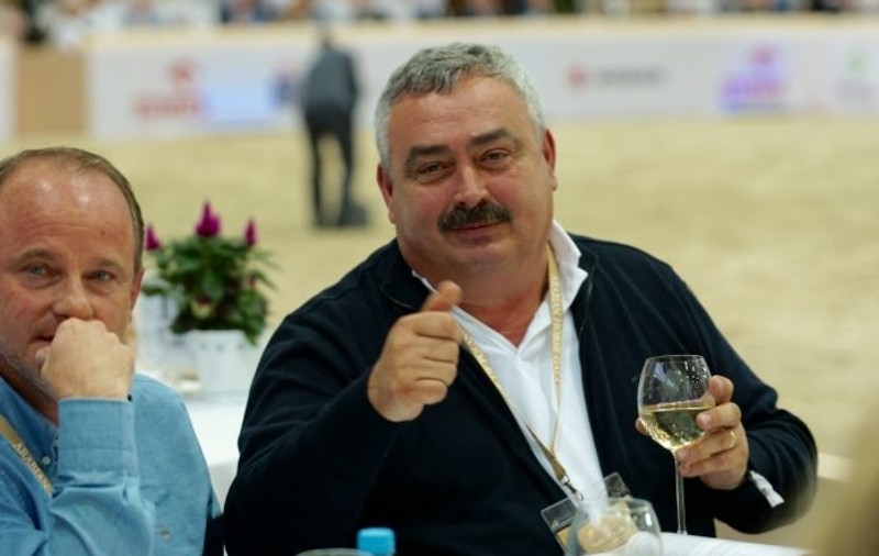 Geronimo Brănescu, șeful ANSVSA, a făcut afaceri cu nașul fiului lui Liviu Dragnea. Afaceristul Sorin Paul Stănescu vinde dezinfectanți Direcțiilor Sanitar Veterinare din toată țara, pe fondul pestei porcine africane