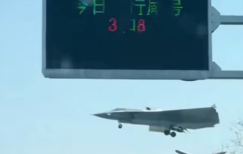 Imagini cu noul avion de luptă al Chinei. Configurația este „fascinantă” I VIDEO