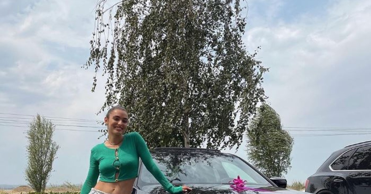 Alexia Eram și-a cumpărat mașină