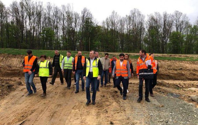 Ministrul Transporturilor, nemulţumit de o parte a lucrărilor de pe autostrada Lugoj-Deva. Constructorul lotului 3 a adunat penalizări de 1,5 milioane de euro